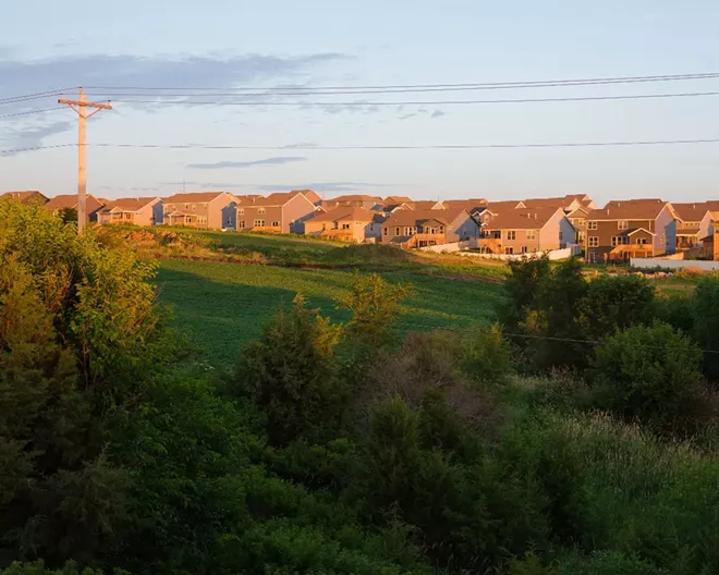 The Big Question of the 2022 Midterms: How Will the Suburbs Swing?