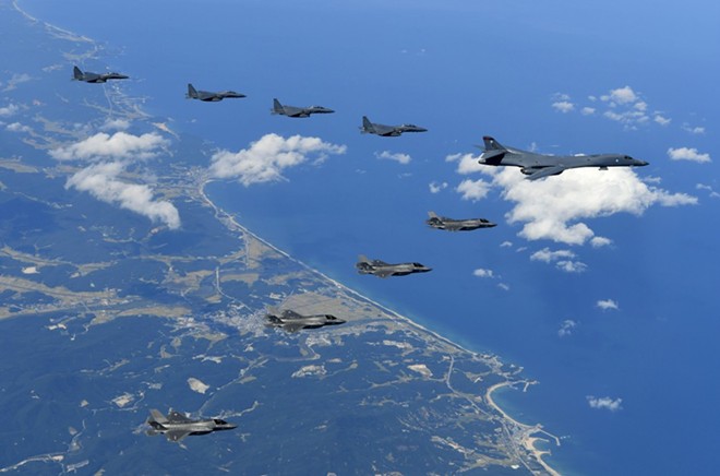 A handout image from the South Korea Defense Ministry of a U.S. Air Force B-1B bomber, F-35B stealth fighter jets and South Korean F-15K fighter jets flying over South Korea during joint drills, Sept. 18, 2017. - SOUTH KOREA DEFENSE MINISTRY VIA THE NEW YORK TIMES