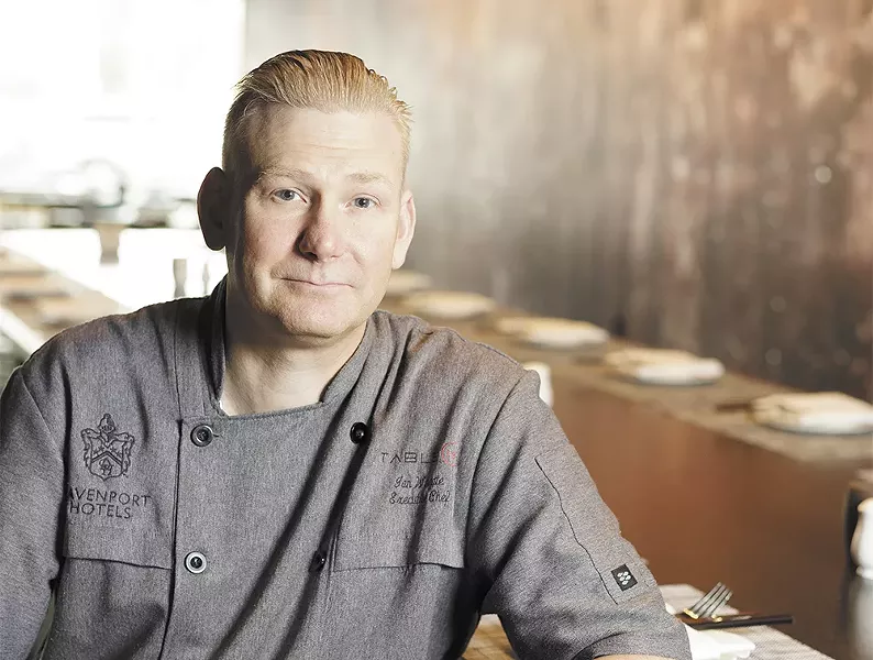 Table 13 chef Ian Wingate - YOUNG KWAK