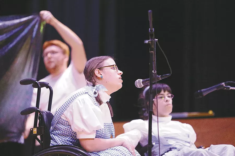 Grace and Andrea sing a duet. - YOUNG KWAK