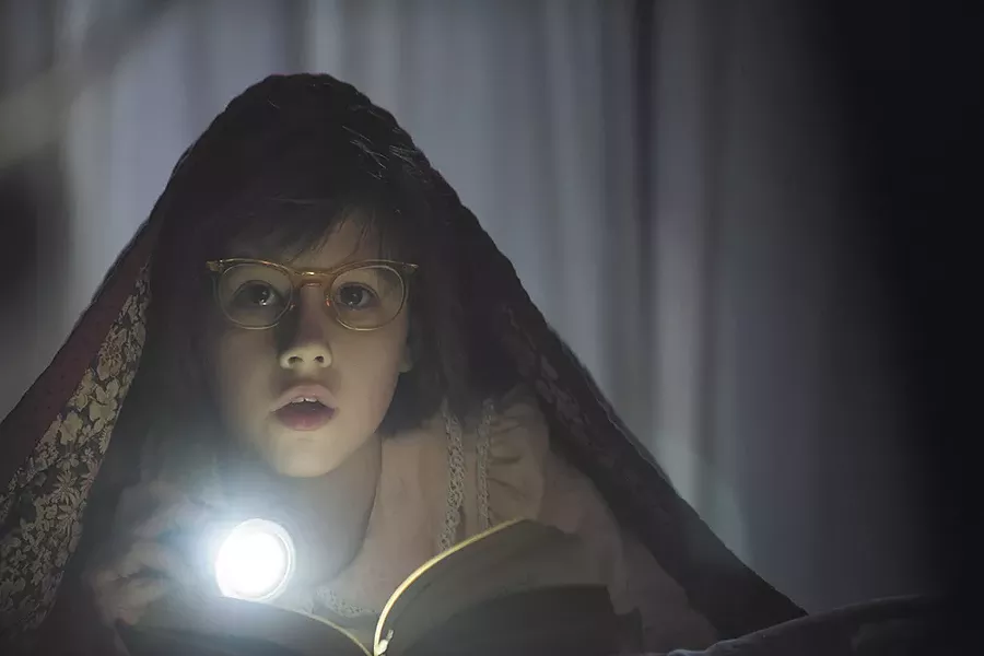 Ruby Barnhill plays a young girl who goes on an adventure with the Big Friendly Giant.