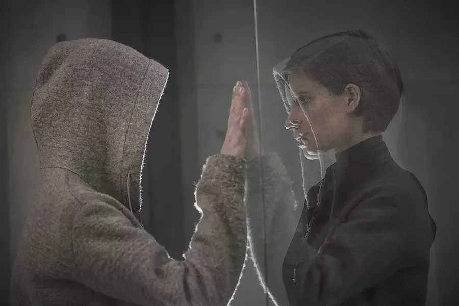Kate Mara (right) is a risk manager with a lot on her hands in Morgan.
