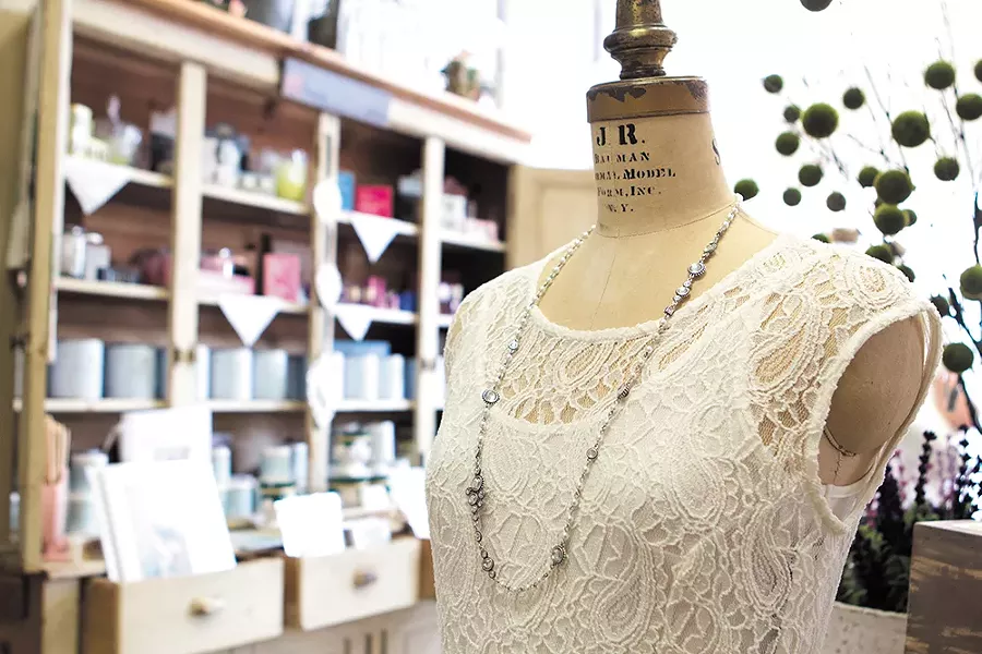 Feminine style at White Lavender - EMMA ROGERS
