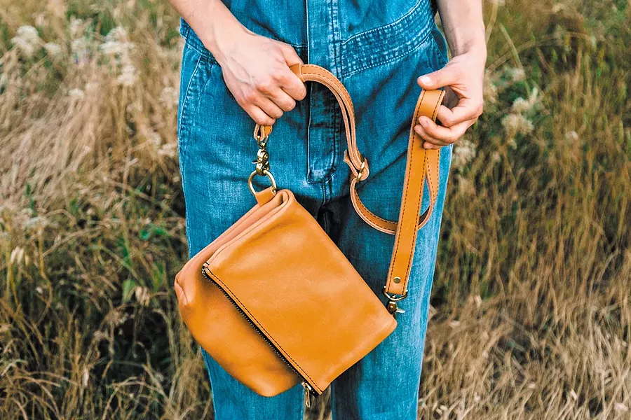 A Hustle & Hide handbag - YOUNG KWAK