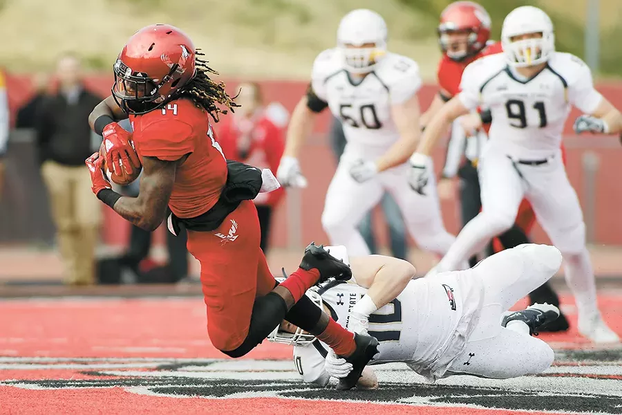 Wide receiver Jayson Williams hauls one in. - YOUNG KWAK