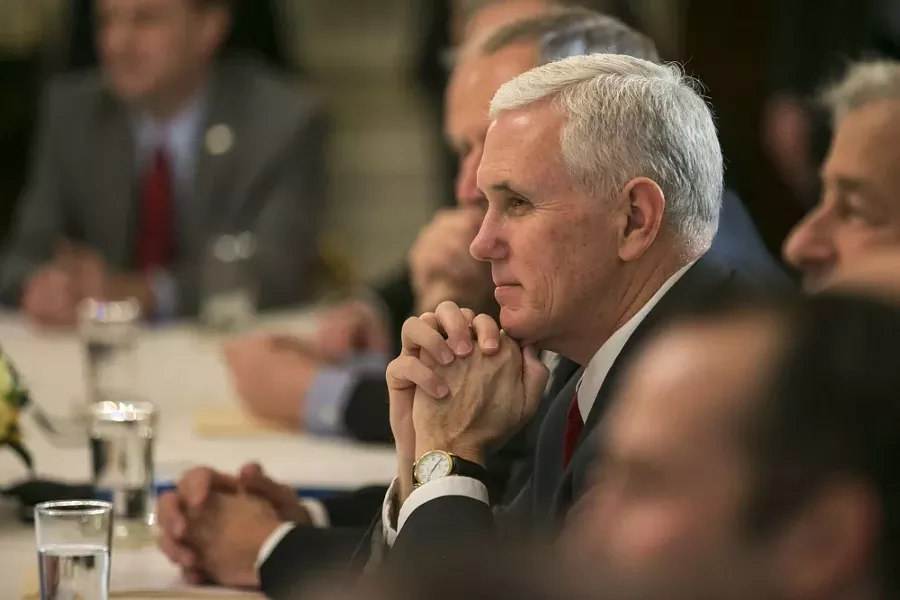 With Vice President Mike Pence breaking a 50-50 tie, Senate Republicans moved to loosen regulation of Wall Street. - AL DRAGO/THE NEW YORK TIMES