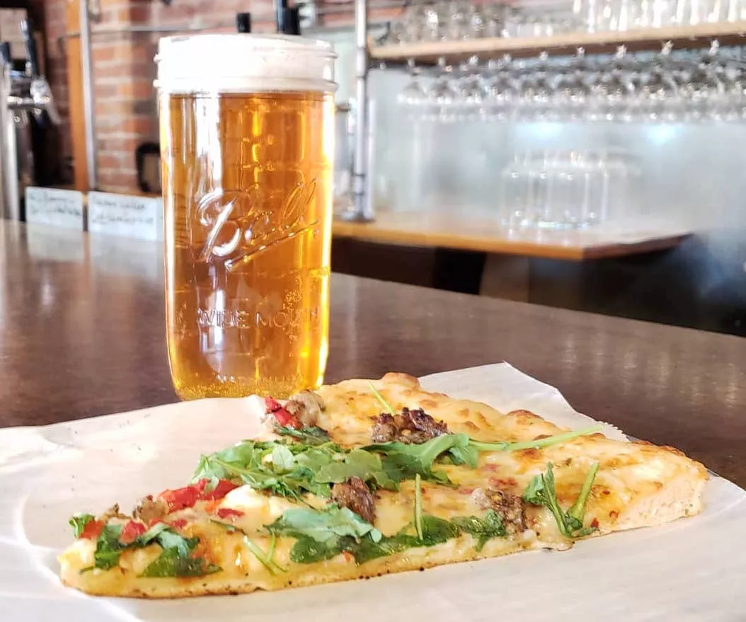 Slice Pizzeria & Taphouse Moscow/Pullman Pizza, Bars Restaurants