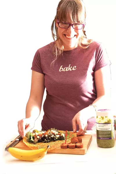 Astrid Hedbor-Lague packs school lunches for her kids - MATTHEW THORSEN
