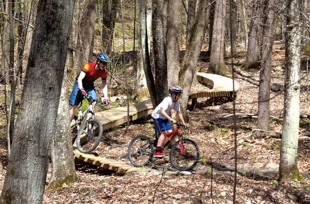 Gabe and Kiernan Tharp - MATTHEW THORSEN