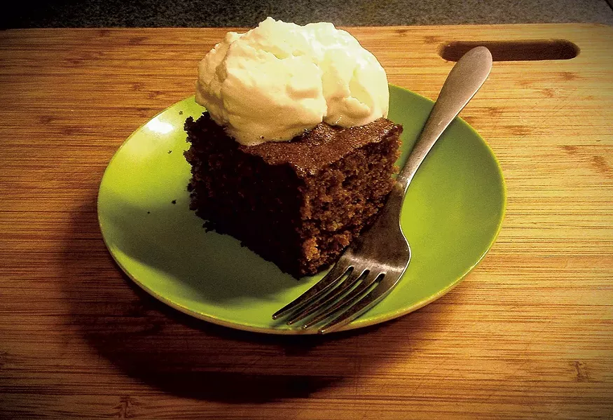 Molasses cake
