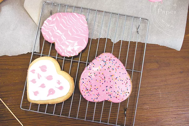 Iced cookies - SAM SIMON
