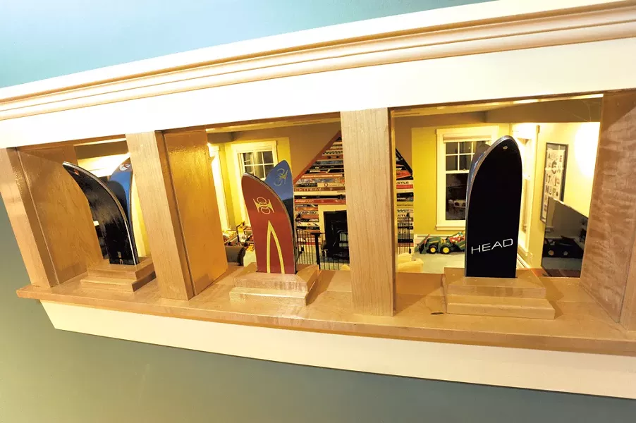 Ski-tip-adorned ventilation holes - JEB WALLACE-BRODEUR