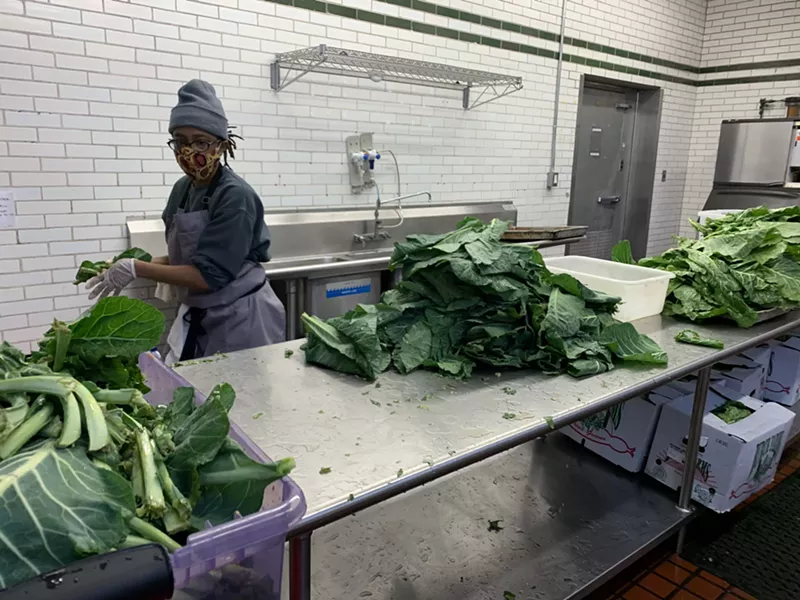 Chef Le’Genevieve Squires prepares holiday meals at Marygrove College. - MAKE FOOD NOT WASTE