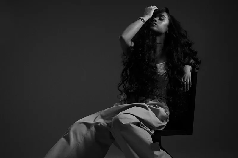 Nothing compares 2 H.E.R.: Gabriella Wilson. - TIM SACCENTI