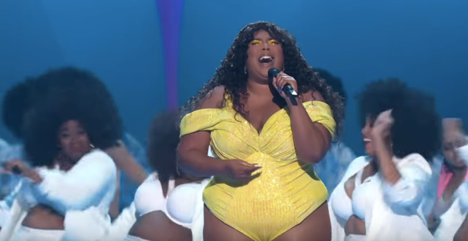 Detroit's Lizzo brought a big ol' inflatable ass to her good as hell MTV VMAs ...
