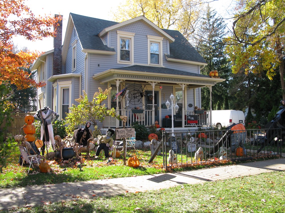 Each Halloween, a two-and-a-half block in Romeo goes all-out with ...