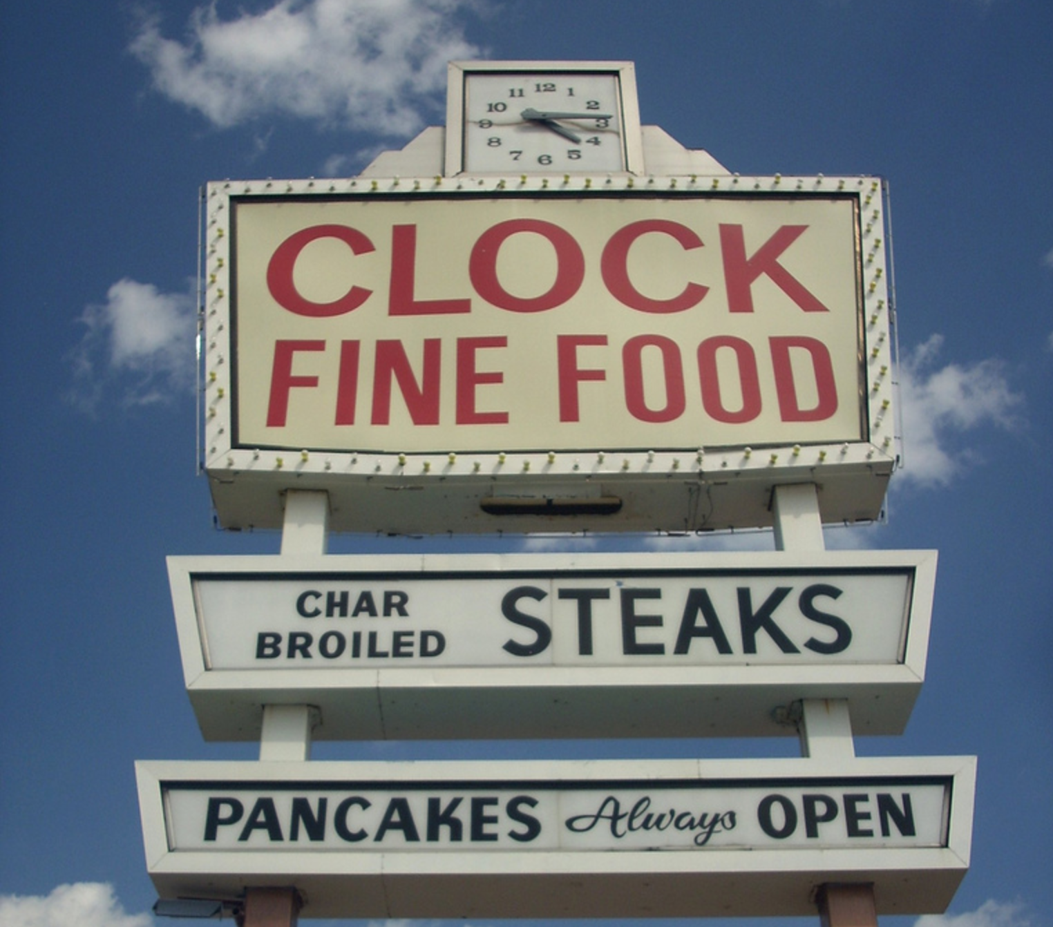 on the clock restaurant