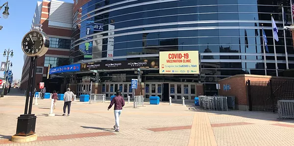 With COVID-19 surging again in Michigan, there's a race for vaccinations. Getting one at the FEMA site at Ford Field is a breeze. | Local News | Detroit - Vimarsana News