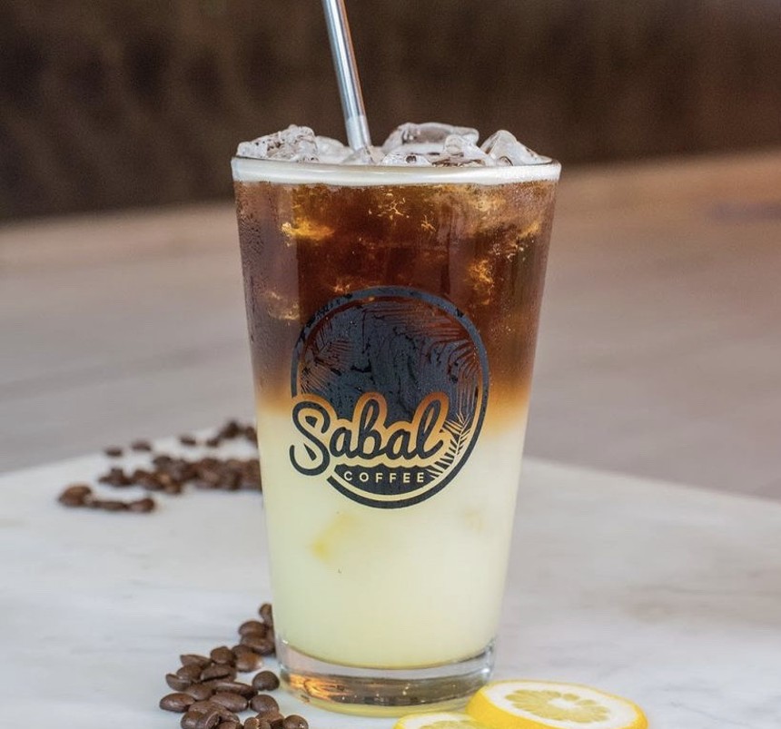Prenez une limonade rafraîchissante au café nitro au Sabal Coffee. - PHOTO AVEC L'AUTORISATION DE SABAL COFFEE & @AMBASSADOROFMIAMI