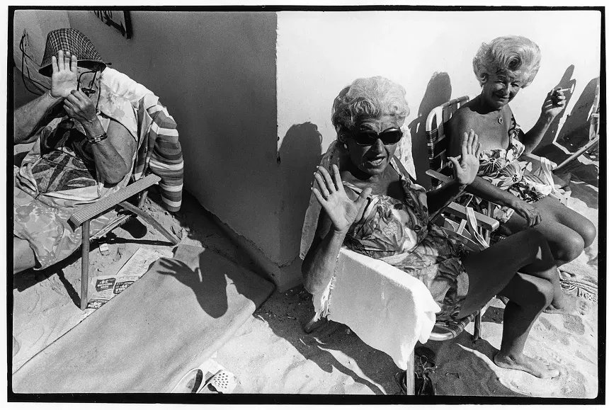 © GODLIS