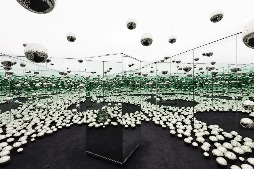 Yayoi Kusama's Infinity Mirrored Room – Let's Survive Forever - PHOTO BY CHI LAM/COURTESY OF THE RUBELL MUSEUM