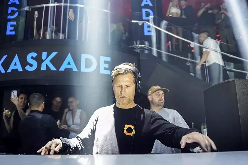 Cascade - WORLD RED EYE