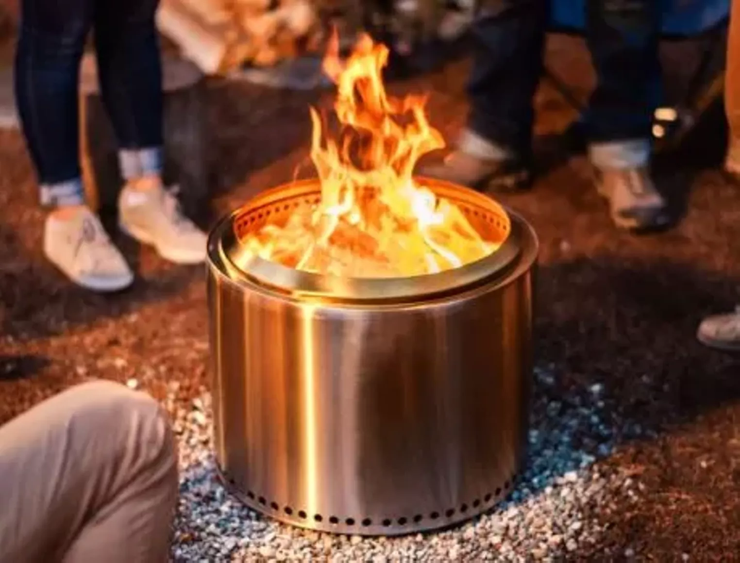 Backyard Fire Pits for Glowing Get-Togethers