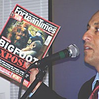 Conference presenter Daniel Perez critiques the professional skeptics at Fortean Times magazine. Photo by Steven Streufert