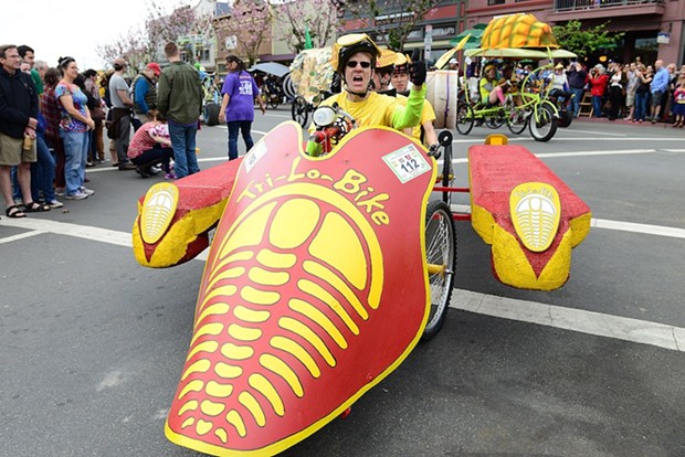 Tie-Lo-Bike's pilot give's the thumbs up during the start of the race. - MARK MCKENNA