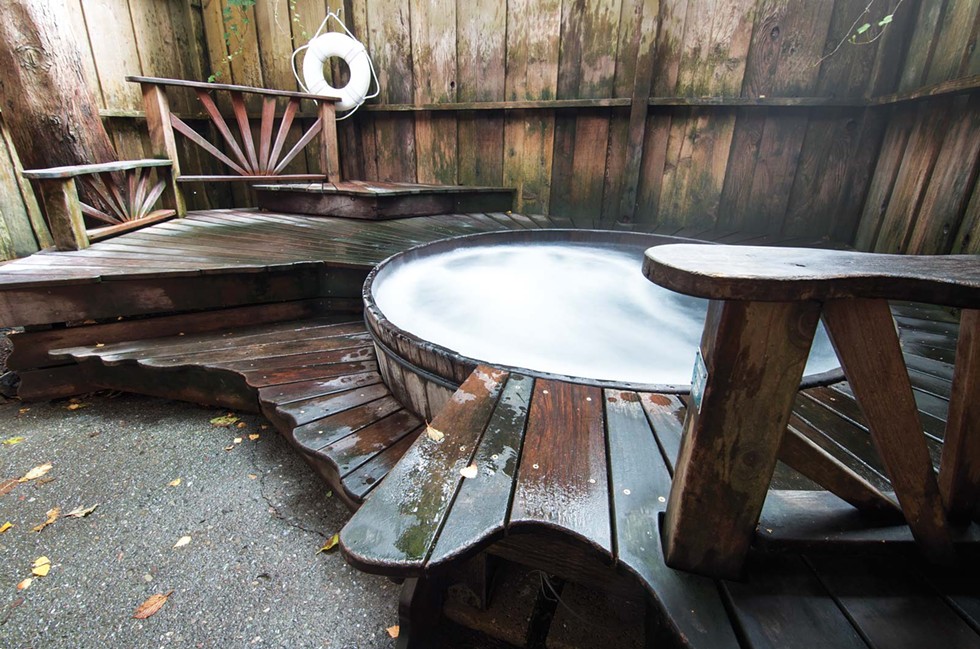 The outdoor tub at Finnish Country Sauna and Tubs - DREW HYLAND