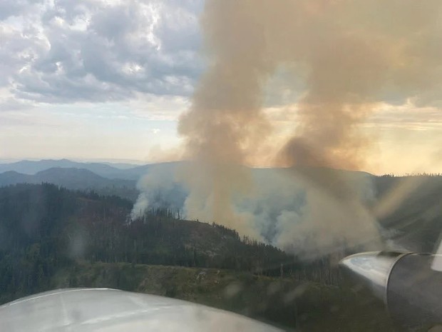 The Salmon Fire east of Weitchpec burning late Monday evening. - SHASTA TRINITY NATIONAL FOREST SERVICE