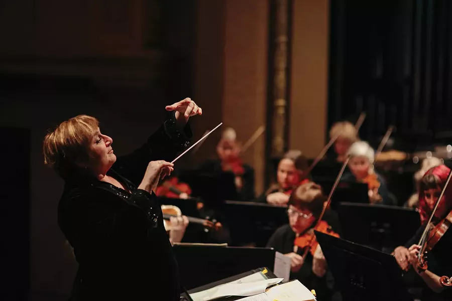 Eureka Symphony. - LEÓN VILLAGÓMEZ