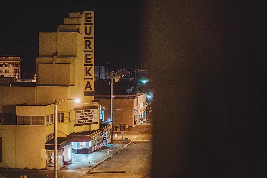 “Bye Eureka, and thank you,” 12:00 a.m. - LEÓN VILLAGÓMEZ