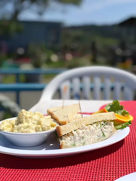 Keep your crab sandwich simple. - PHOTO BY JONATHAN WEBSTER