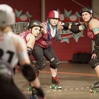 A tripod of HRD blockers wait for the opposing team’s jammer to make a move.