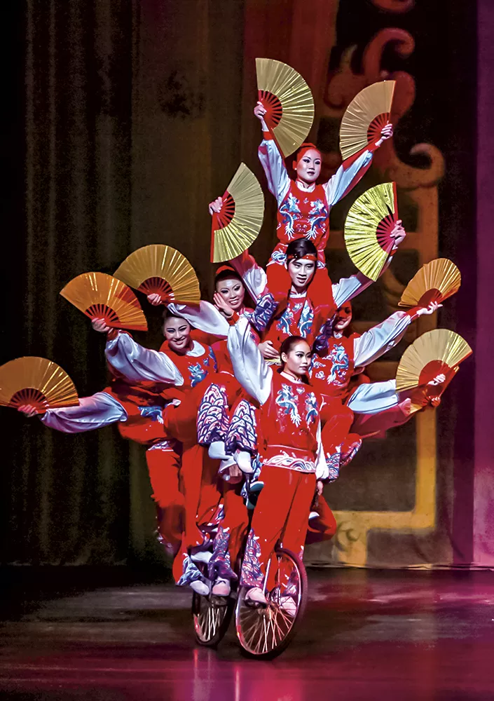 Chinese Golden Dragon Acrobats A E