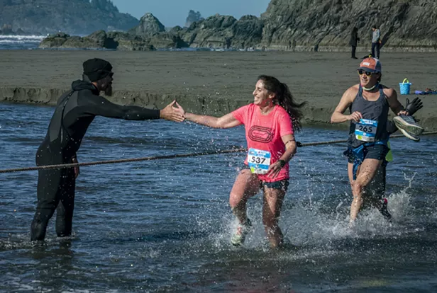 Clam Beach Run ­Splashes Again - Vimarsana News