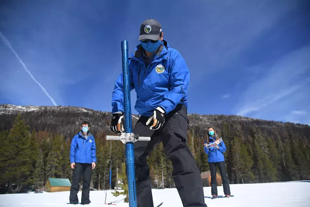 Sierra Snowpack Worsens, Falls to Lowest Level in 7 Years - Vimarsana News