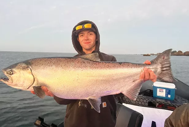 Chetco Estuary Pumping Out Big Kings - Vimarsana News