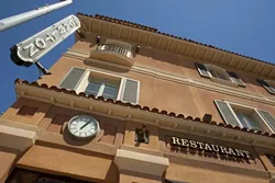 TROUBLE SPOT : The city of Atascadero wants to use stimulus funds to help fill a vacancy left by the departed Shockley’s restaurant below the Carlton Hotel. - PHOTO BY STEVE E. MILLER