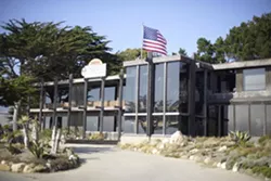 CAMBRIA’S JAZZ HUB : The Hamlet Restaurant at Moonstone Gardens, the home of Charlie and Sandi Shoemake’s “Famous Jazz Artists” concert series. - PHOTO BY STEVE E. MILLER