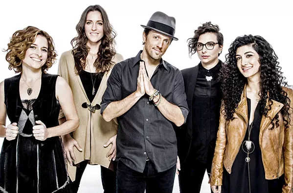 TEAM UP Multi-platinum singer-songwriter Jason Mraz joins with Raining Jane to play the Vina Robles Amphitheatre on Oct. 26. - PHOTO COURTESY OF JASON MRAZ AND RAINING JANE