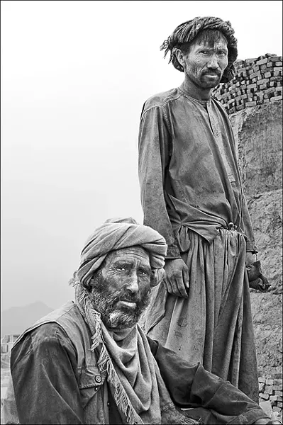 THE BRICKMAKERS : - PHOTO BY GLORIANN LIU