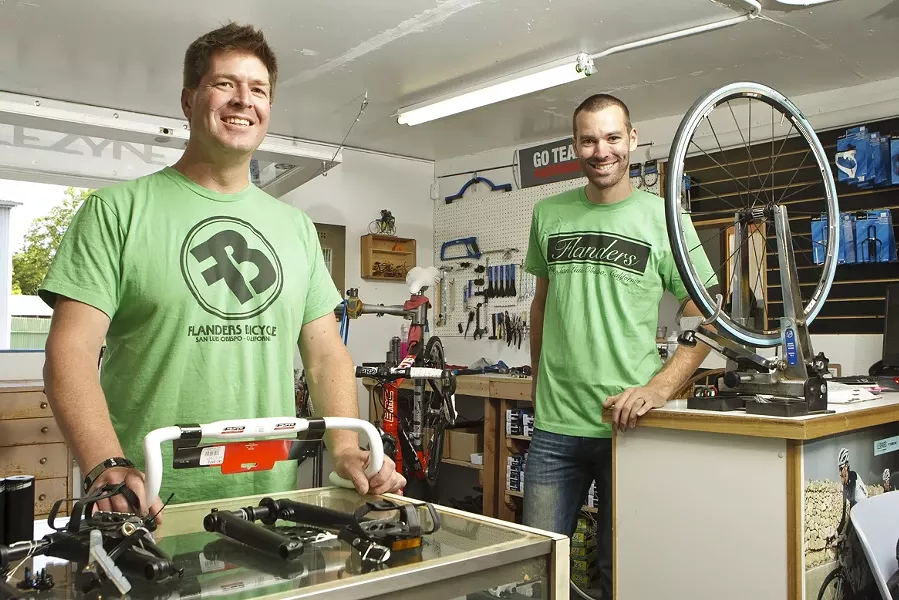SIMPLY SERVICE : Jon Richert and Shawn Hafley will smile, ask about your day, and actually mean it. - SIMPLY SERVICE