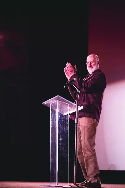 FARMER ARTHUR H. HOGGETT : James Cromwell, who’s played in everything from Babe to L.A. Confidential to The Green Mile, handed Bridges his award. - PHOTO BY HENRY BRUINGTON