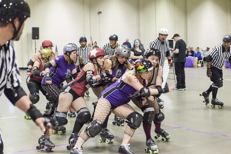 CAL SKATE ROLLER DERBY V WINE TOWN ROLLERS : - PHOTO BY COLIN RIGLEY