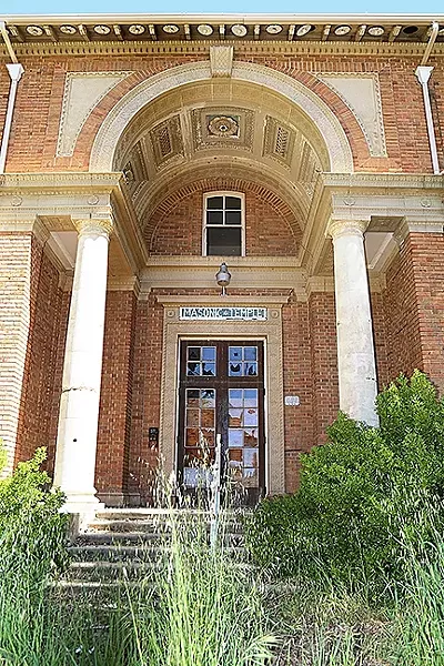 A HISTORICAL LANDMARK : The Printery building is abandoned with numerous broken windows but has potential with the Atascadero Printery Foundation. - FILE PHOTO BY DYLAN HONEA-BAUMANN