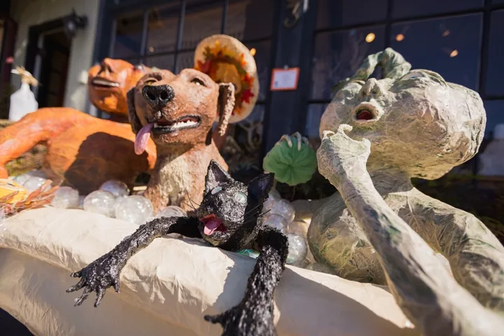 BATH TIME: 'Doin’ Our Part,' created by Lissa McConnell, Jenn Greenfield, and Michele Pike for Exotic Nature, won first place for the festival's theme, water conservation. - PHOTO BY KAORI FUNAHASHI