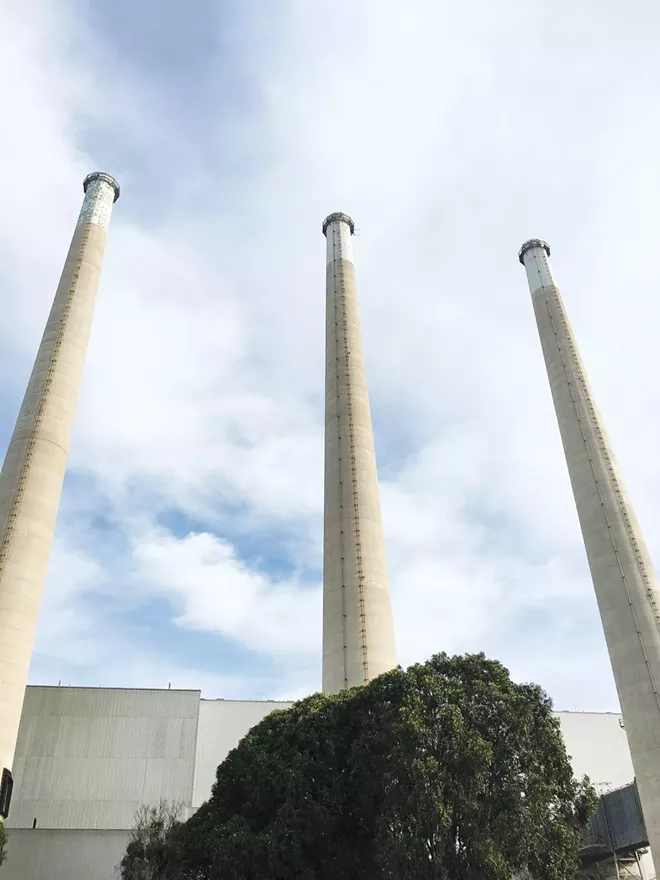 A recent battery storage fire sparks Morro Bay residents' concerns about energy plant plans - Vimarsana News