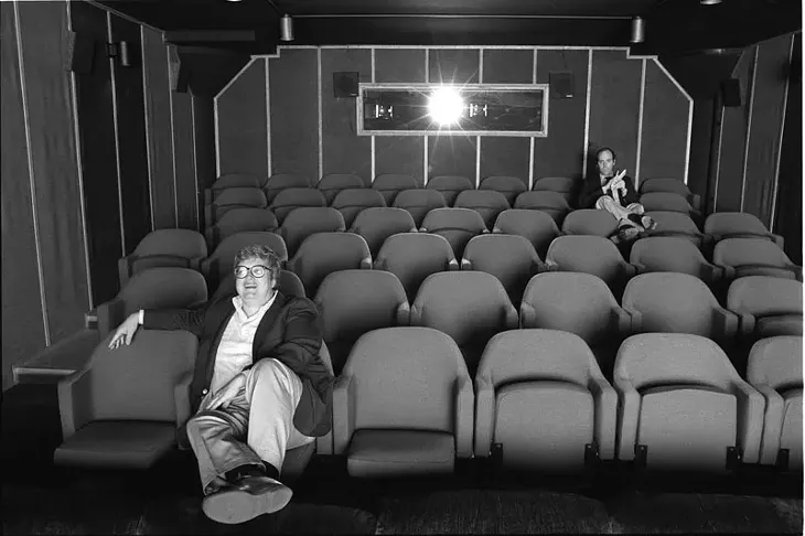 Gene Siskel and Roger Ebert in screening room for photo shoot for People Weekly, June 13, 1984; Chicago - KEVIN HORAN